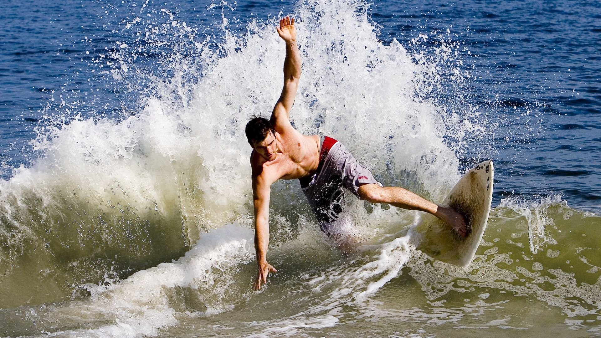 世界杯冰球锦标赛:加拿大队强势压阵,冠军悬念待定,冰球 加拿大